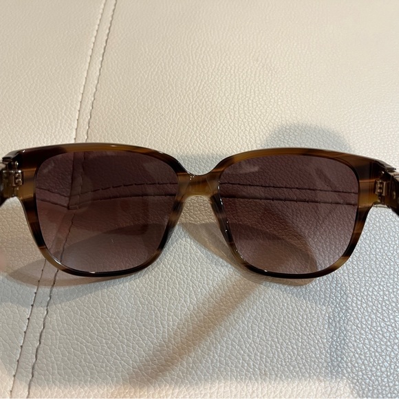 EUC BALMAIN Sunglasses 😎 - Picture 4 of 7